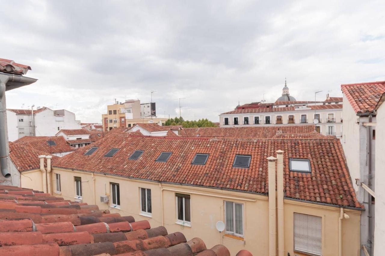 Cozy One-Bedroom Penthhouse La Latina Madrid Exterior photo